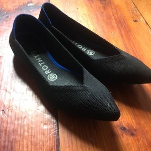 Rothy’s black flats